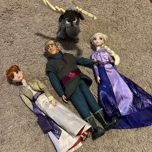 Disney Frozen 2 Fashion doll set